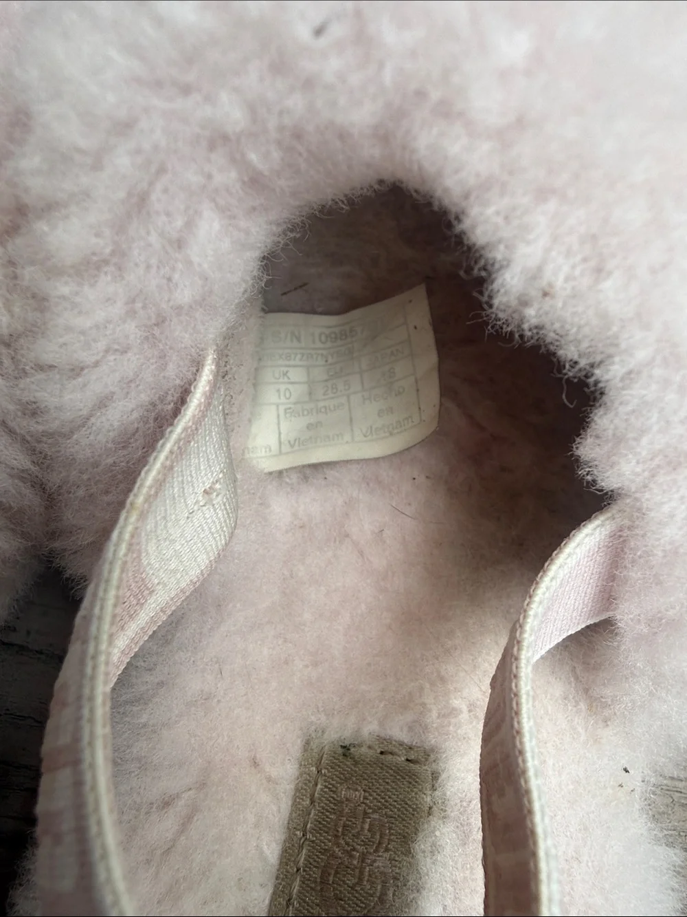 Toddler Ugg Slipper Size: 11